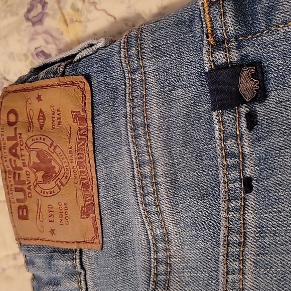 Mens 33x32 Buffalo David Bitton 👖 - Picture 3 of 4